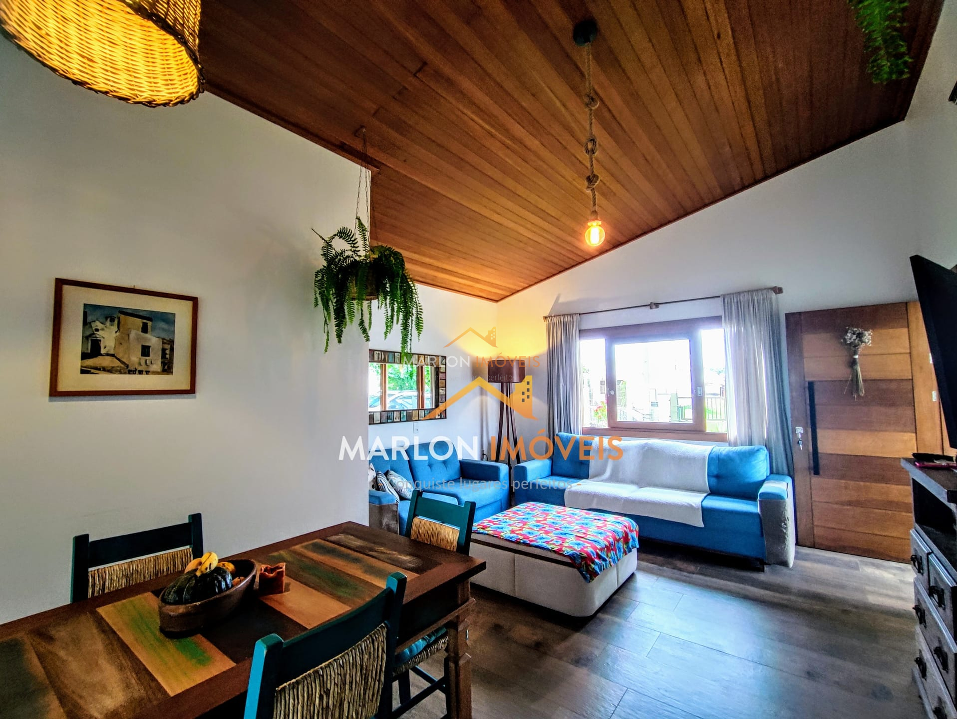 - Espetacular sobrado novo, a 50 metros do Mar, com 147m², semi mobiliado. Nada igual a venda na região.