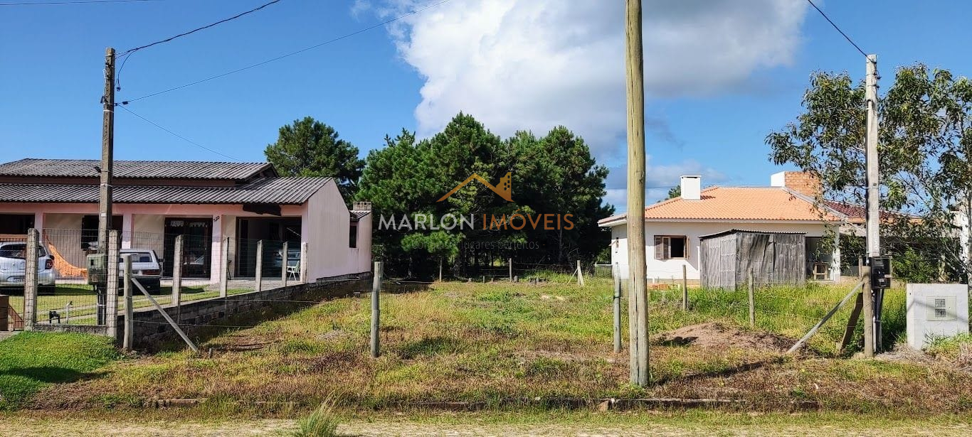 - Terreno à venda, Praia Paraíso, Torres, RS - Frente Norte - Escriturado, registrado, pronto para construir! Venha conferir.