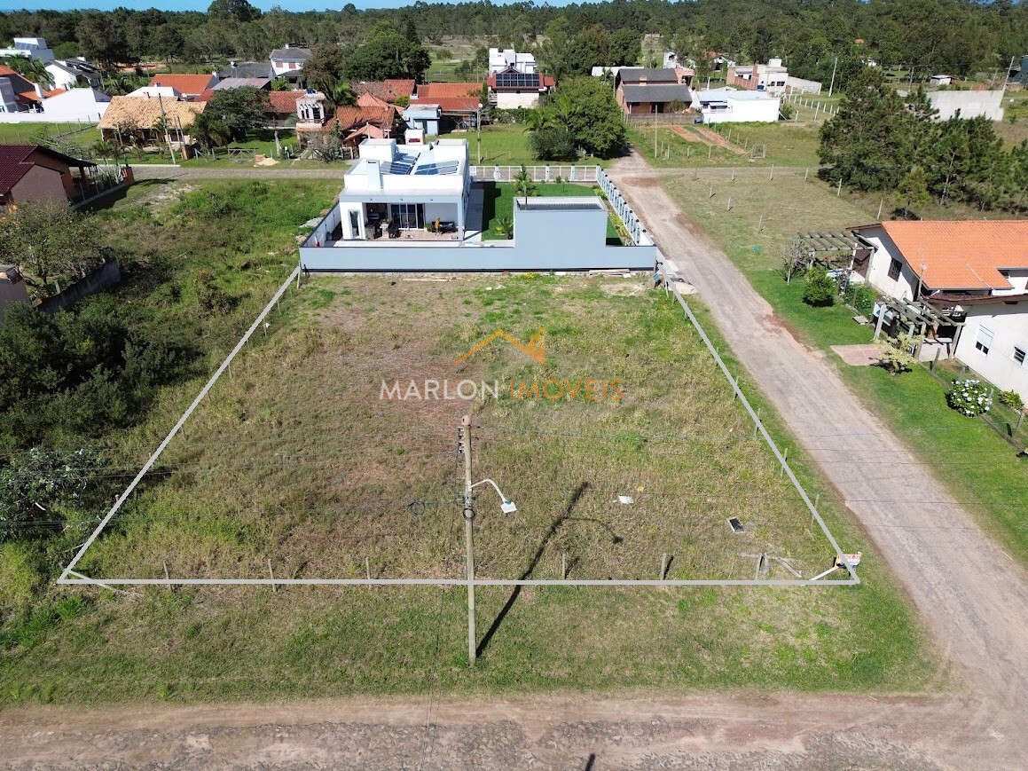 Dois terrenos de esquina, bem localizados a venda na Praia Paraíso em Torres/RS. - Marlon Imóveis - Torres/RS