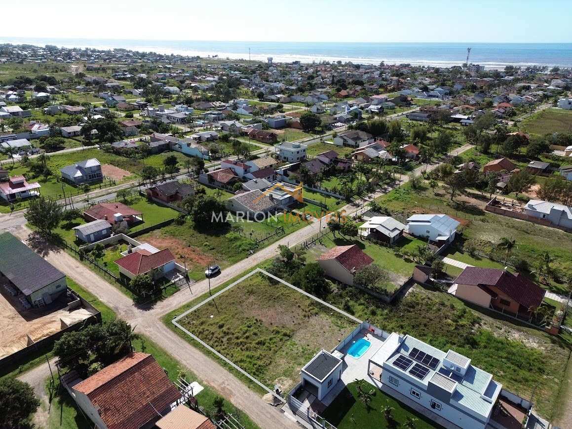Dois terrenos de esquina, bem localizados a venda na Praia Paraíso em Torres/RS. - Marlon Imóveis - Torres/RS