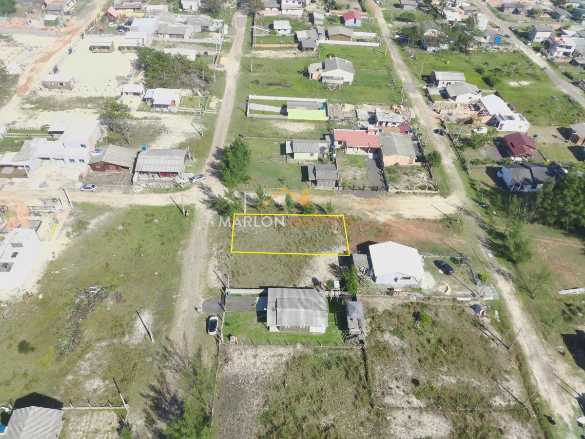 Terreno de esquina na Praia Ribeiro em Passo de Torres/SC a poucos passos do mar! - Marlon Imóveis - Torres/RS