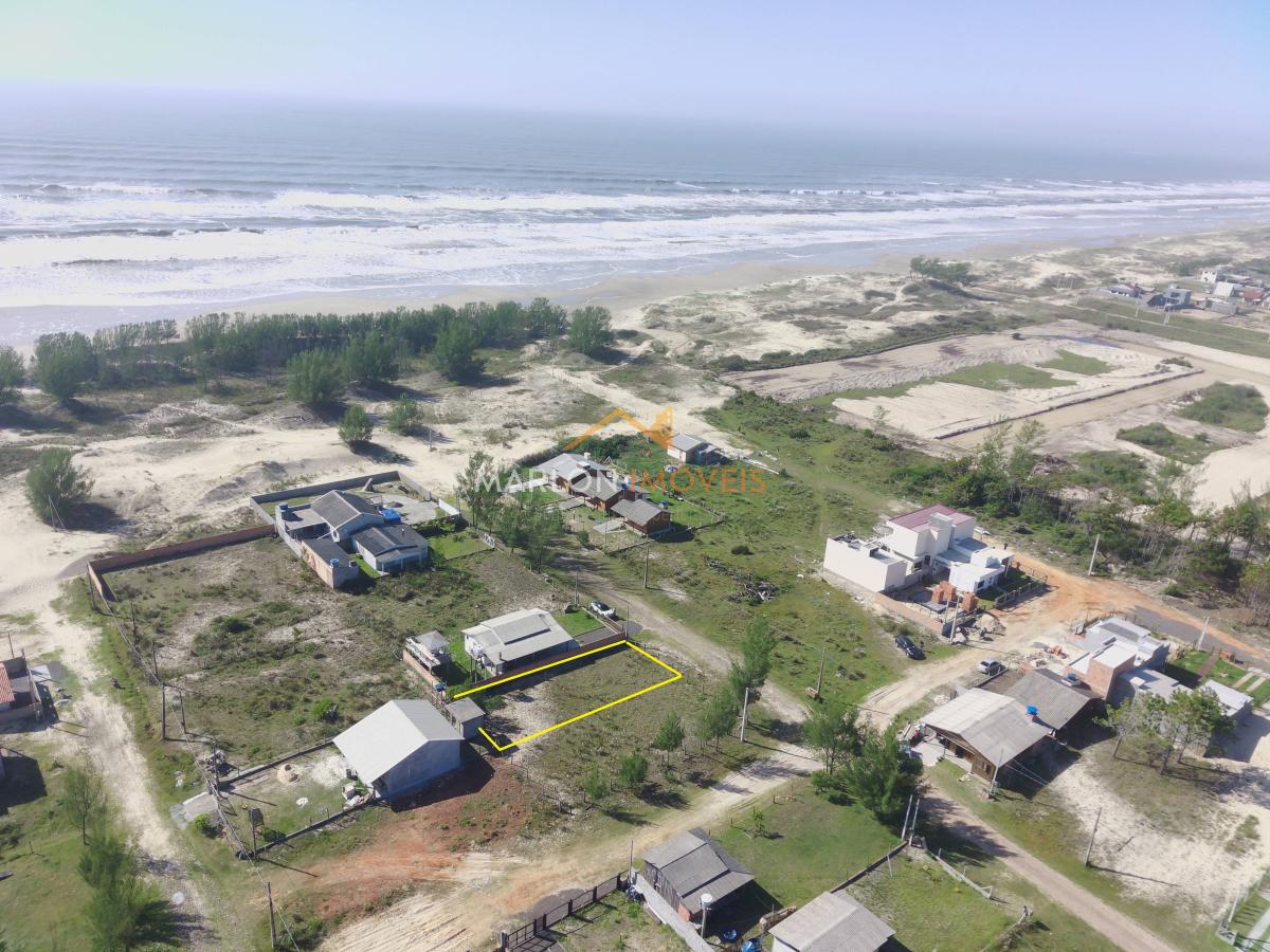 Ótimo terreno a poucos passos do mar na Praia Ribeiro em Passo de Torres/SC - Marlon Imóveis - Torres/RS