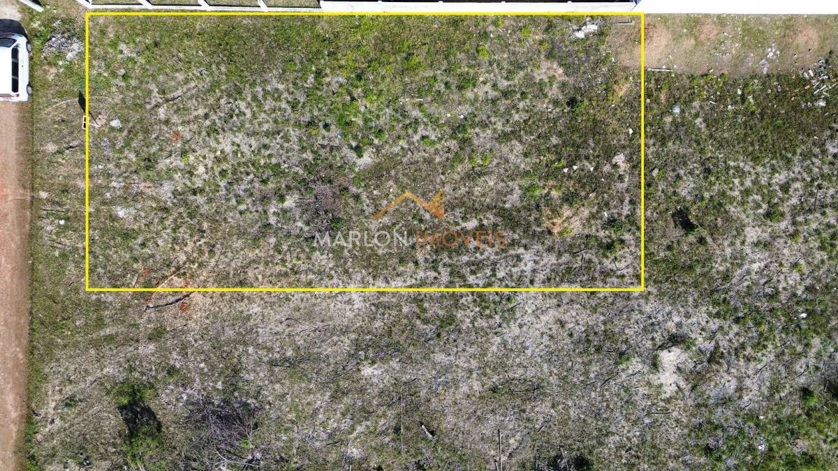  - Ótimo terreno com 360m², de frente para o Norte, aterrado e com todas as documentações em dia!