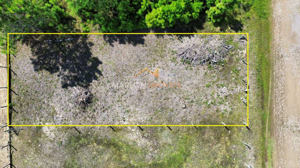 Ótimo terreno de 360m² a poucas quadras do mar e com todas as documentações em dia. - Marlon Imóveis - Torres/RS