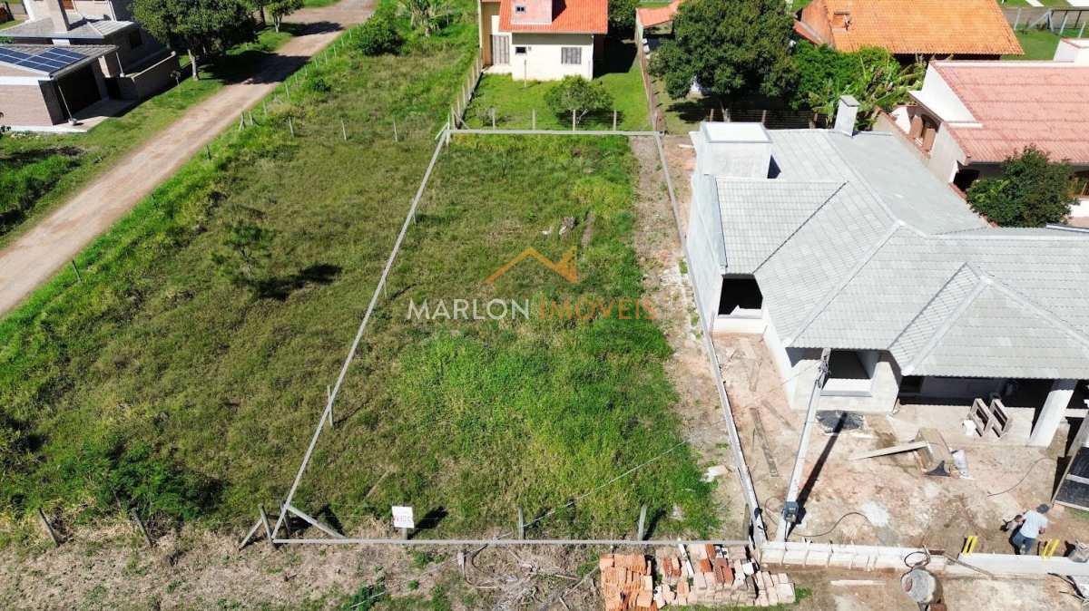 Ótimo terreno na Praia Paraíso em Torres/RS apenas 450 metros do mar. - Marlon Imóveis - Torres/RS