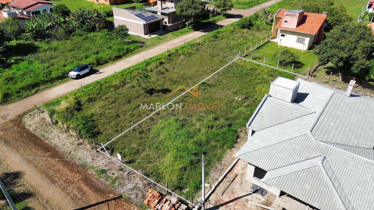 Ótimo terreno na Praia Paraíso em Torres/RS apenas 450 metros do mar. - Marlon Imóveis - Torres/RS