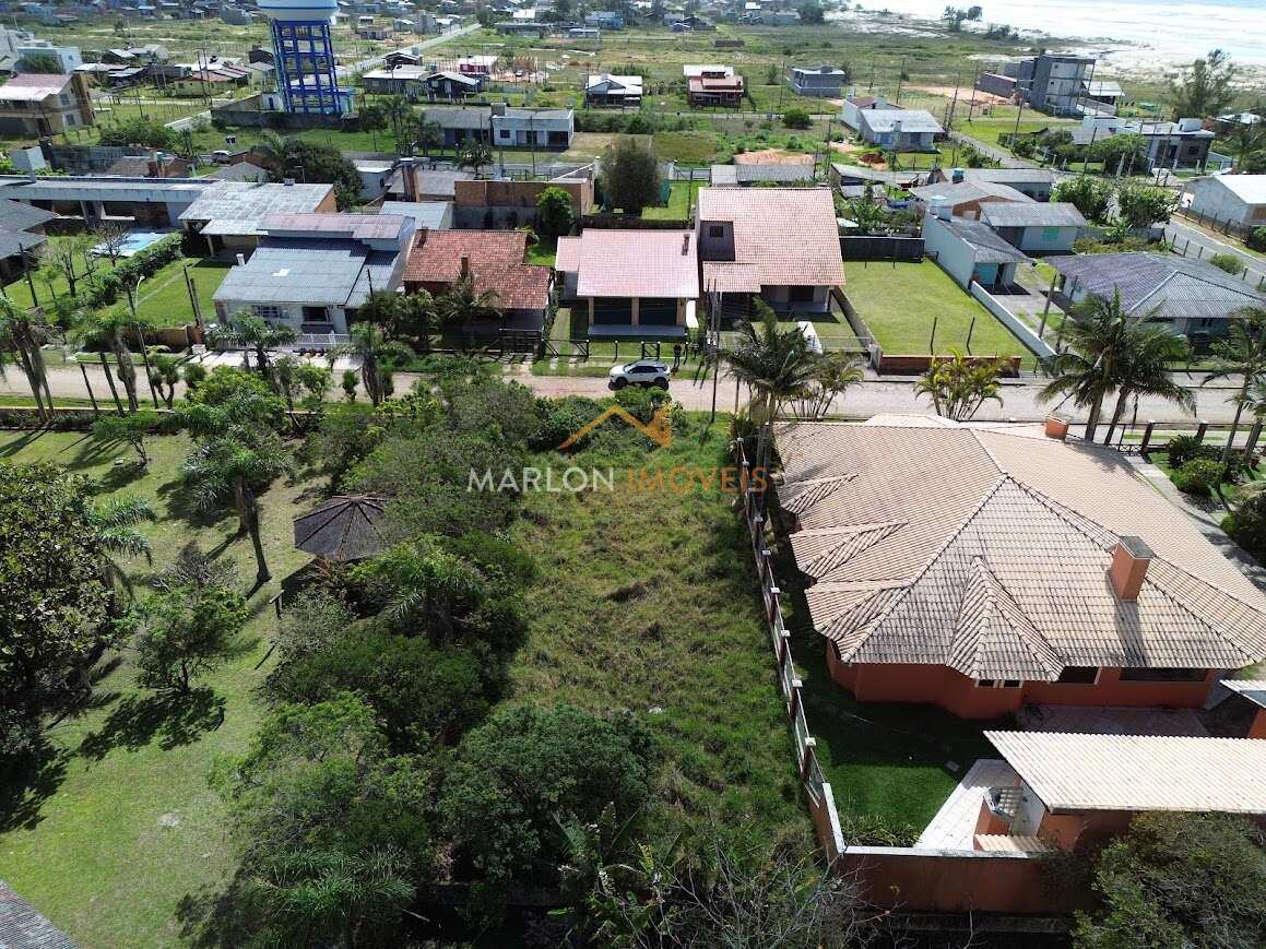 Raridade. Excelente terreno a venda na Praia Paraíso em Torres/RS apenas 150 metros do mar. - Marlon Imóveis - Torres/RS