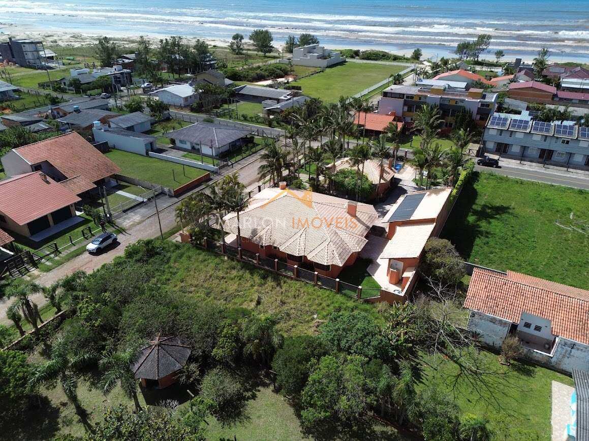 Raridade. Excelente terreno a venda na Praia Paraíso em Torres/RS apenas 150 metros do mar. - Marlon Imóveis - Torres/RS