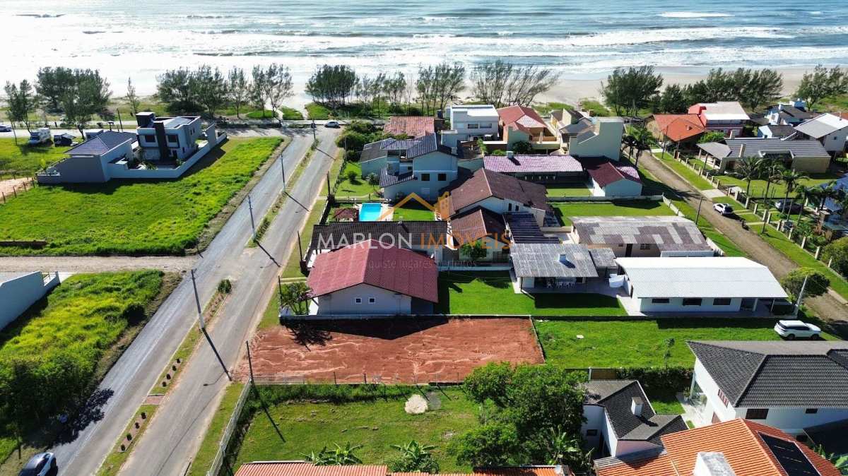 Raridade, terreno de frente para o norte a 50 metros do mar. - Marlon Imóveis - Torres/RS