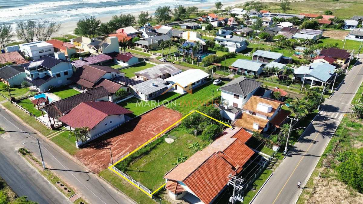 Raridade, terreno de frente para o norte a 50 metros do mar. - Marlon Imóveis - Torres/RS