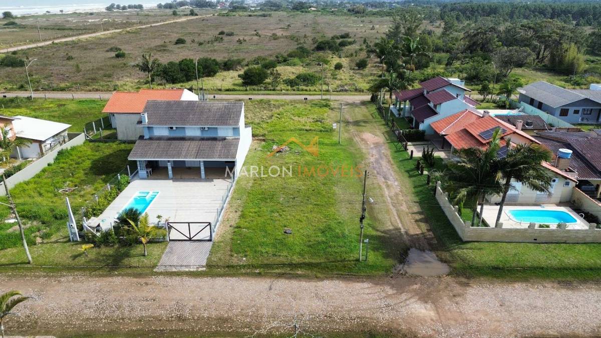 Raro terreno de esquina a venda na Praia Paraíso em Torres/RS. - Marlon Imóveis - Torres/RS