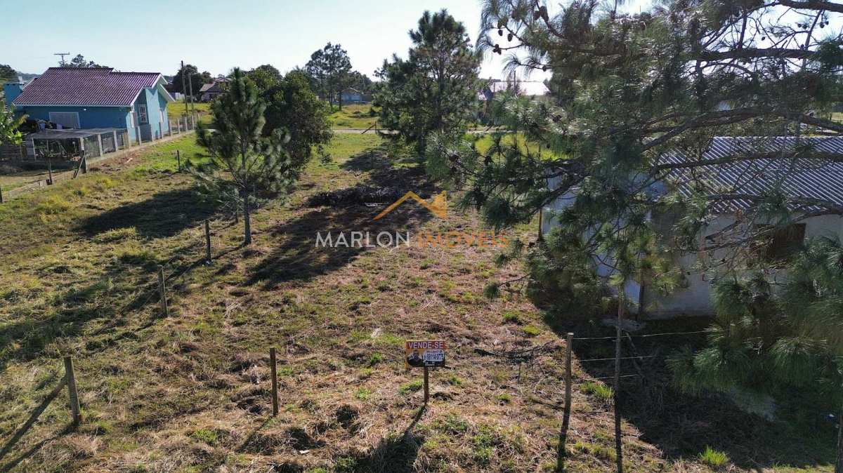 - Terreno a venda na Praia Paraíso em Torres/RS. Estuda-se carro como parte de pagamento.
