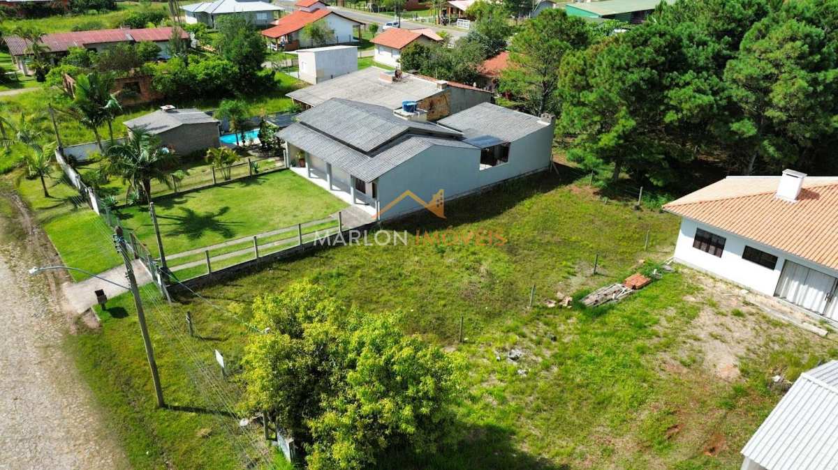  - Terreno à venda, Praia Paraíso, Torres, RS - Frente Norte - Escriturado, registrado, pronto para construir! Venha conferir.