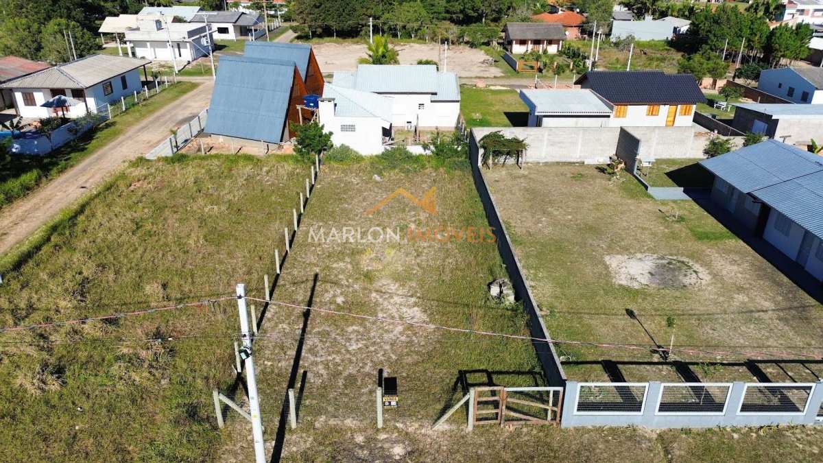 Lindo terreno de frente para o norte, na Praia Paraíso em Torres/RS. - Marlon Imóveis - Torres/RS